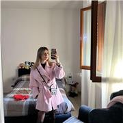 Ragazza Laureanda in mediazione linguistica e fashion  business